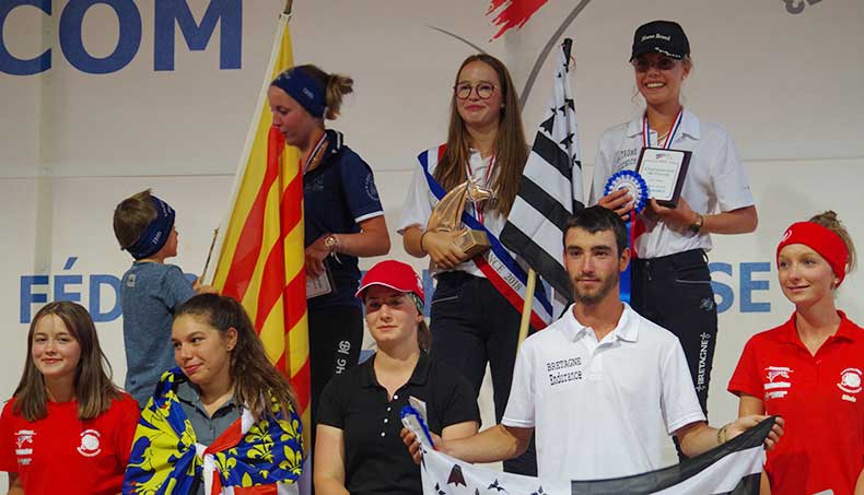 podium des 8 récompensés à Aumont-Aubrac 2018, championnat des As jeunes cavaliers